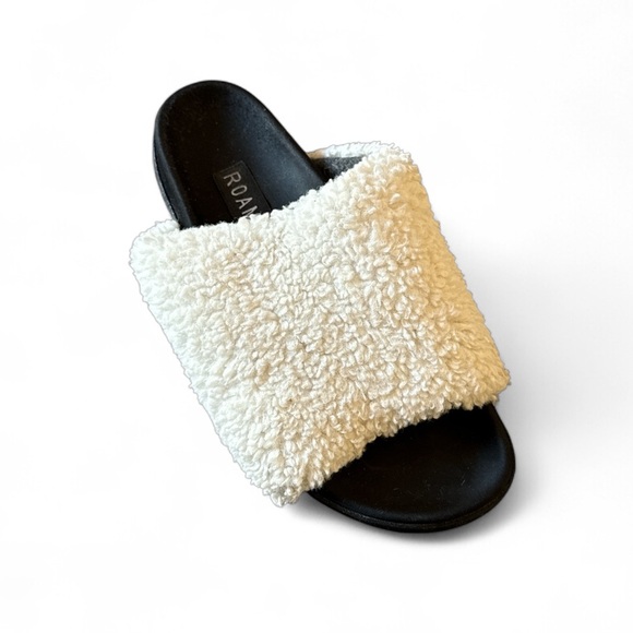 ROAM Shoes - ROAM Women’s US 7.5-8 Ivory Sherpa Slide Sandals Fuzzy Cozy Slip On Shoes